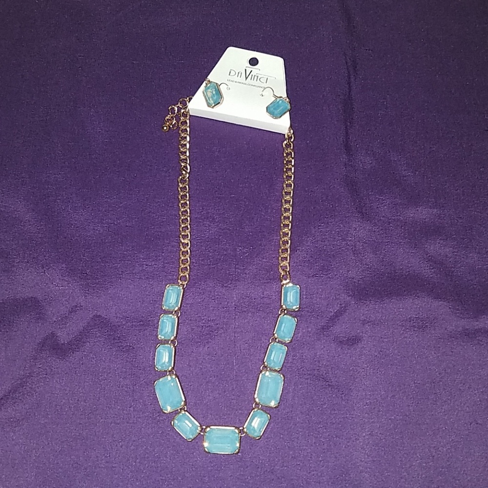 DaVinci light blue necklace and earrings set